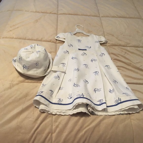 KRU Other - KRU Little Girls White with Blue Flowers Dress
